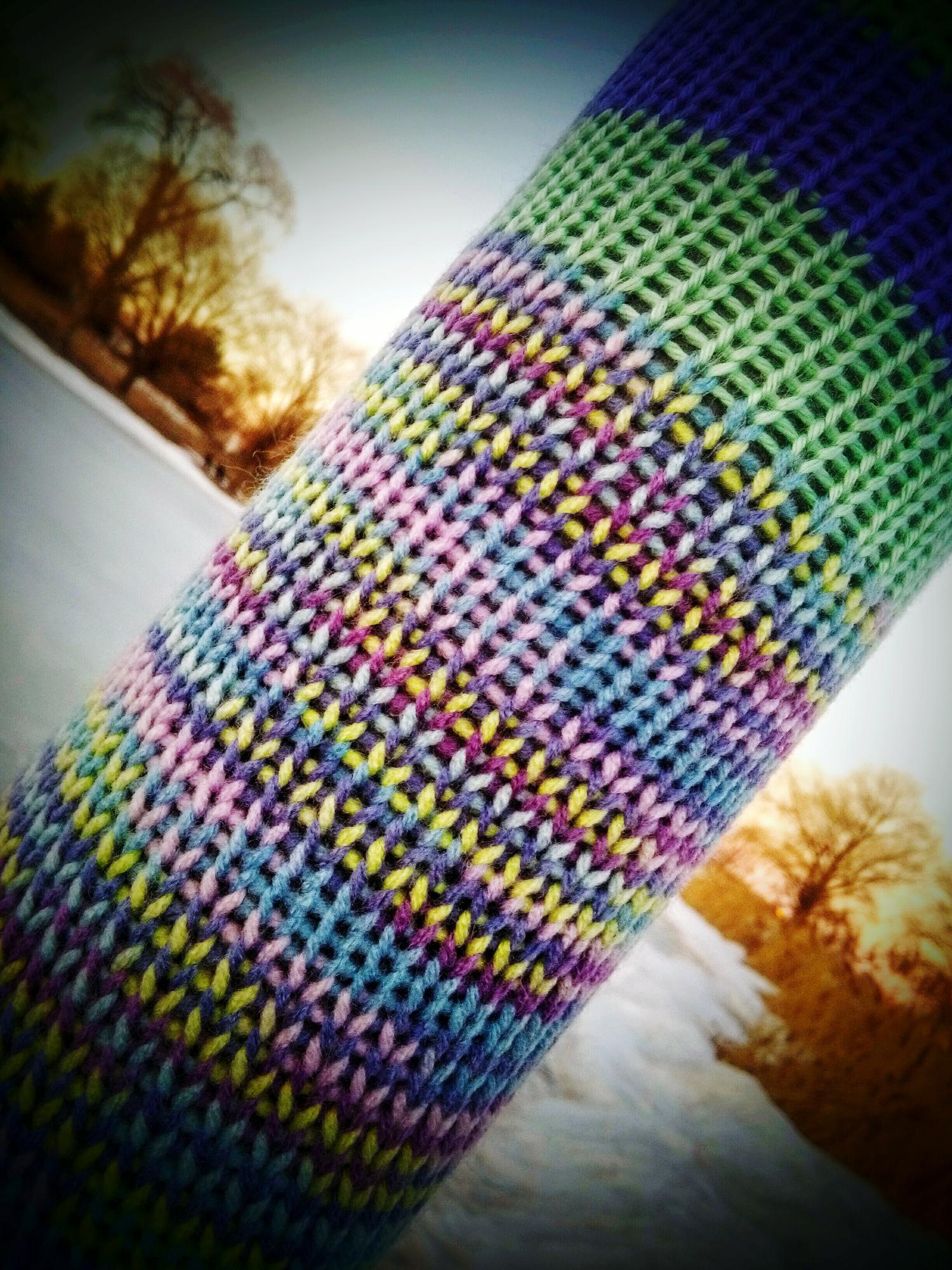 Close detail of algorithmic stitch repeat